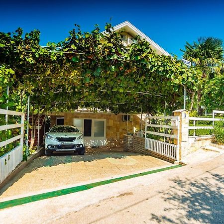 Kiwi Apartments Gornji Karin Dış mekan fotoğraf