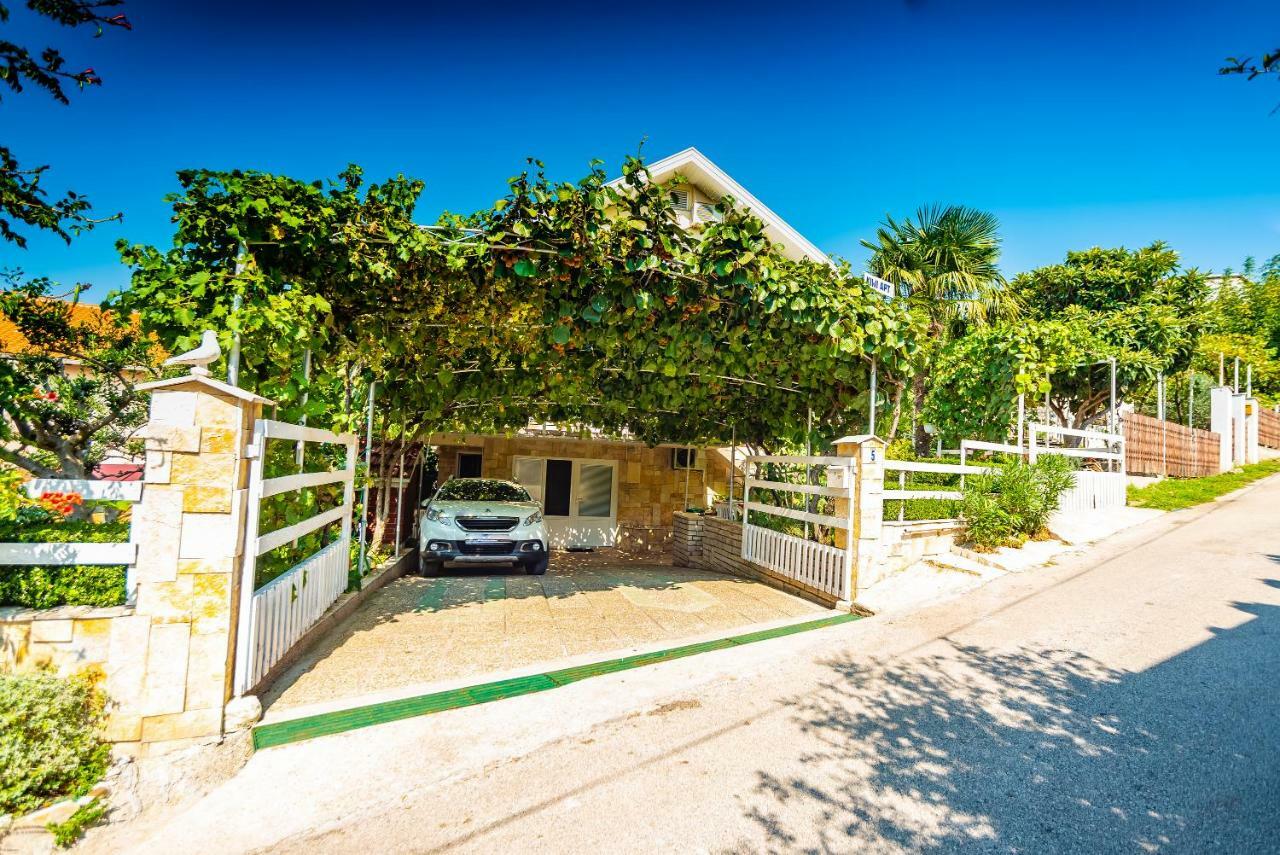 Kiwi Apartments Gornji Karin Dış mekan fotoğraf